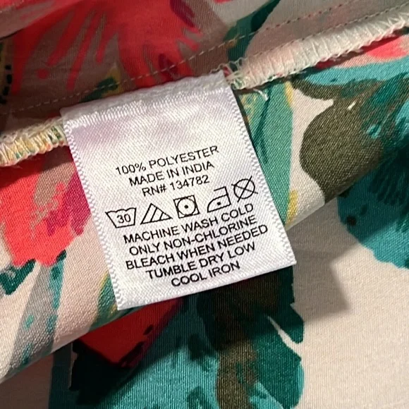 Hint of Blush Off the Shoulder Romper Women’s Size Medium Shorts Jumpsuit NWT - Picture 15 of 15